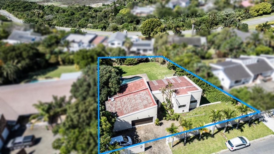 4 Bedroom Property for Sale in Beacon Bay Eastern Cape